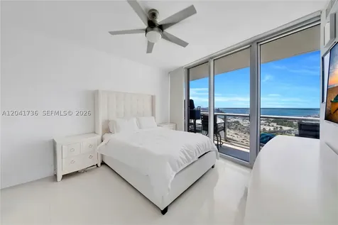 888 Biscayne Boulevard Miami FL 33132