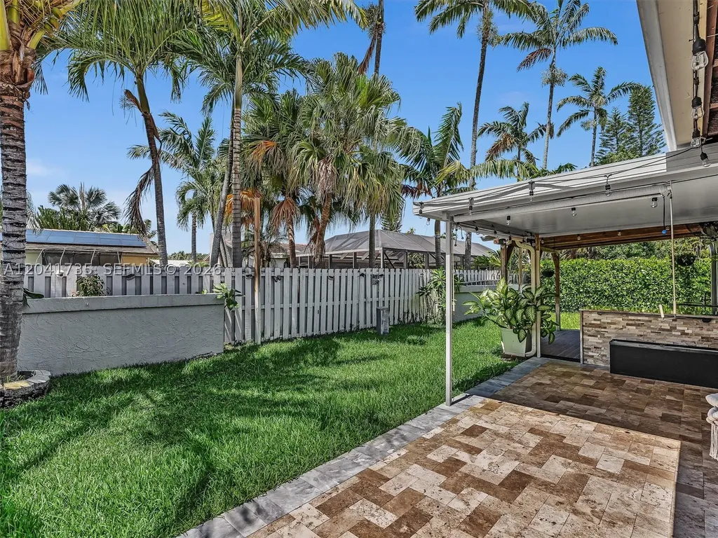 1851 Riverwood Lane Coral Springs FL 33071