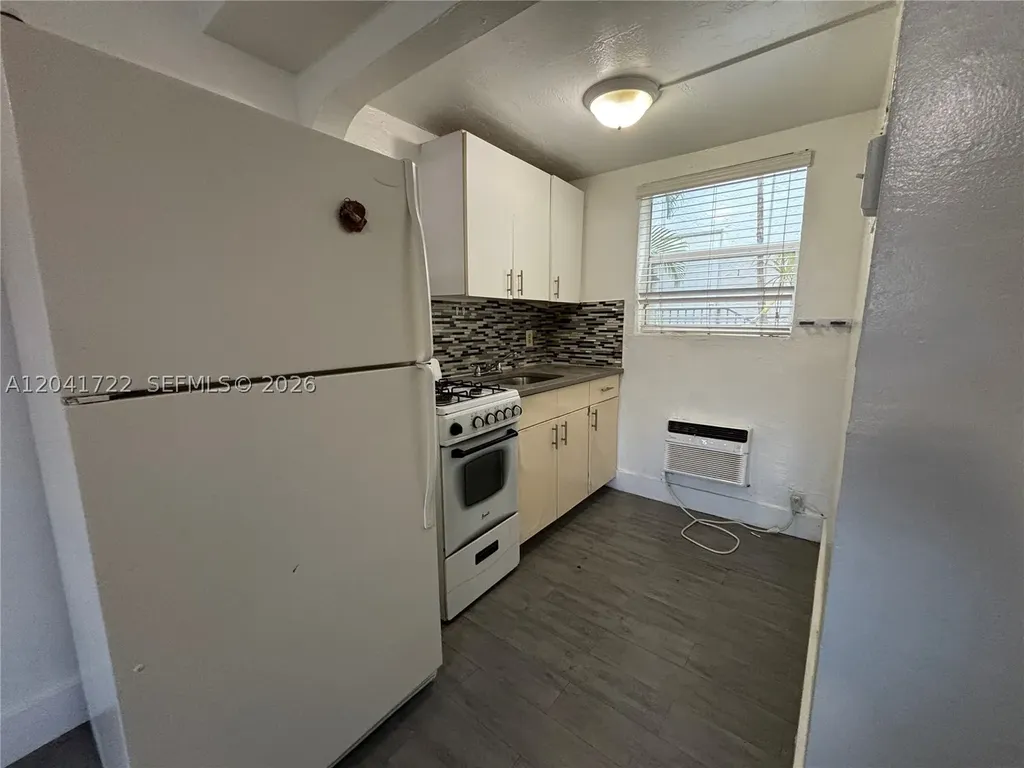 1843 Dewey Street Hollywood FL 33020