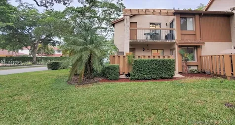 40 Wimbledon Lake Drive Plantation FL 33324