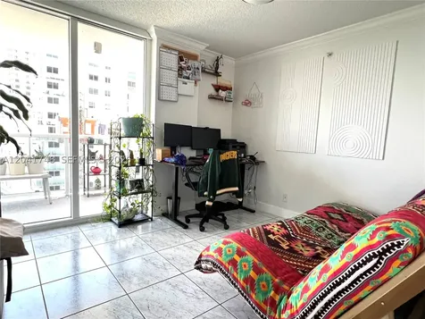 2401 Collins Avenue Miami Beach FL 33140