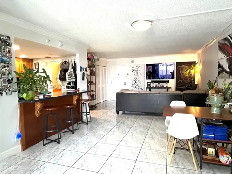 2401 Collins Avenue Miami Beach FL 33140