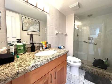 2401 Collins Avenue Miami Beach FL 33140