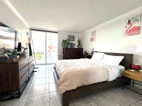 2401 Collins Avenue Miami Beach FL 33140
