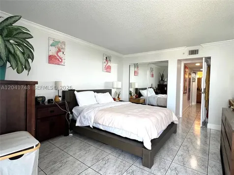 2401 Collins Avenue Miami Beach FL 33140
