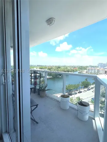 2401 Collins Avenue Miami Beach FL 33140