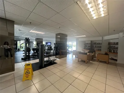 2401 Collins Avenue Miami Beach FL 33140