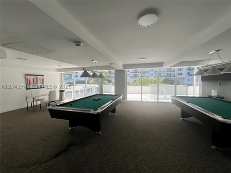 2401 Collins Avenue Miami Beach FL 33140