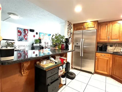 2401 Collins Avenue Miami Beach FL 33140