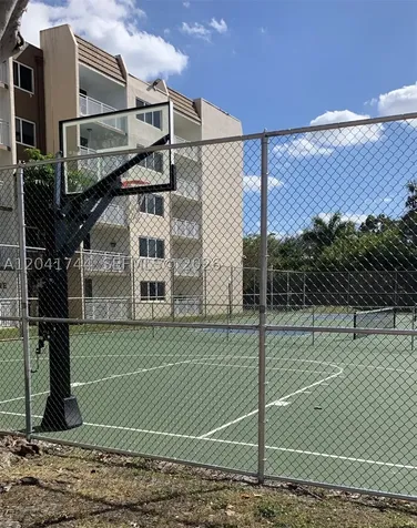 6930 Miami Gardens Drive Hialeah FL 33015
