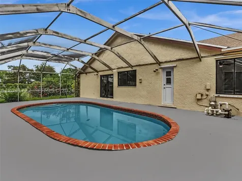 8813 Paradise Court Tamarac FL 33321