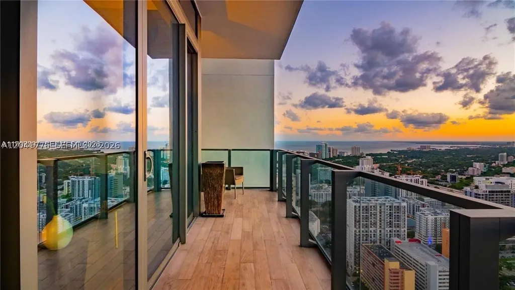 88 SW 7th Street Miami FL 33130