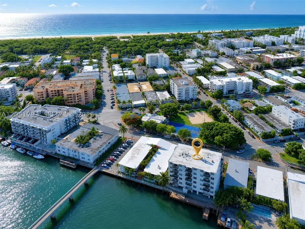 8024 Tatum Waterway Drive Miami Beach FL 33141