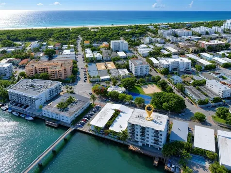 8024 Tatum Waterway Drive Miami Beach FL 33141