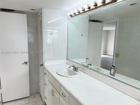 8024 Tatum Waterway Drive Miami Beach FL 33141