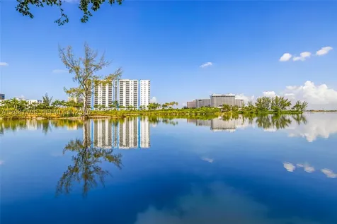 4805 NW 7th Street Miami FL 33126