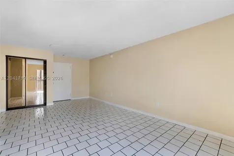 4805 NW 7th Street Miami FL 33126