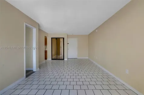 4805 NW 7th Street Miami FL 33126