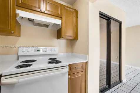 4805 NW 7th Street Miami FL 33126