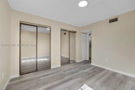 4805 NW 7th Street Miami FL 33126