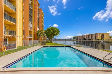 4805 NW 7th Street Miami FL 33126