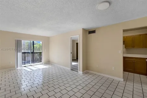 4805 NW 7th Street Miami FL 33126