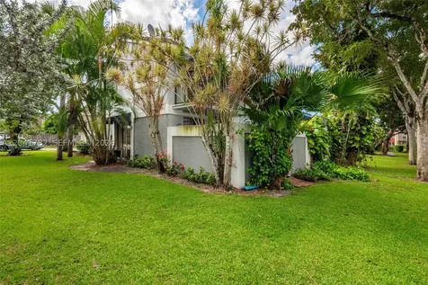 2327 SW 82nd Way North Lauderdale FL 33068