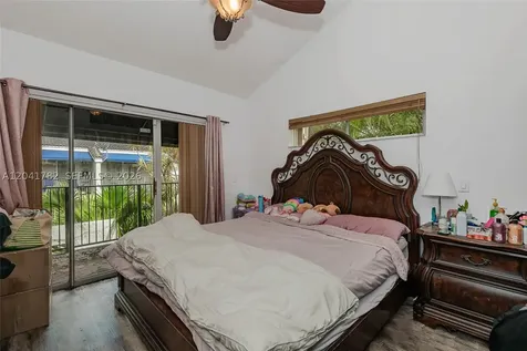 2327 SW 82nd Way North Lauderdale FL 33068