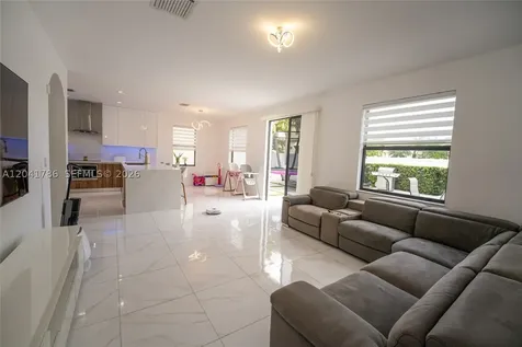 8821 W 34th Court Hialeah FL 33018