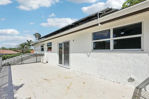 15010 E Falcons Lea Drive Davie FL 33331