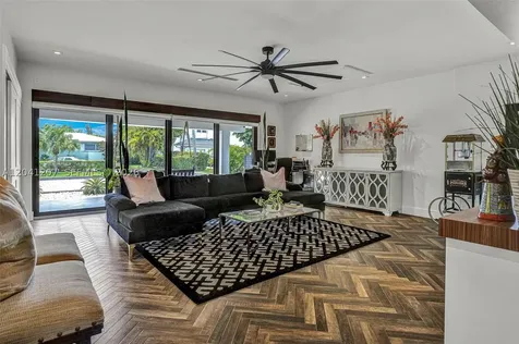16416 NE 32nd Avenue North Miami Beach FL 33160