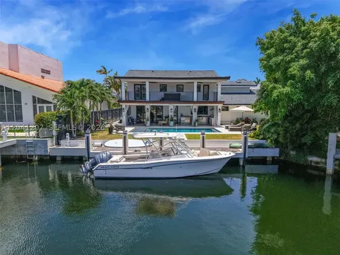 16416 NE 32nd Avenue North Miami Beach FL 33160