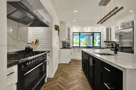 16416 NE 32nd Avenue North Miami Beach FL 33160