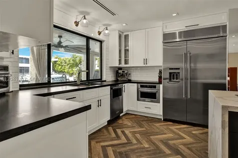 16416 NE 32nd Avenue North Miami Beach FL 33160