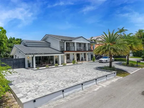 16416 NE 32nd Avenue North Miami Beach FL 33160