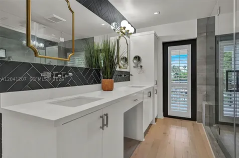 16416 NE 32nd Avenue North Miami Beach FL 33160