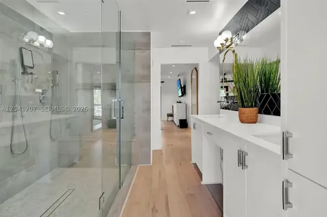 16416 NE 32nd Avenue North Miami Beach FL 33160