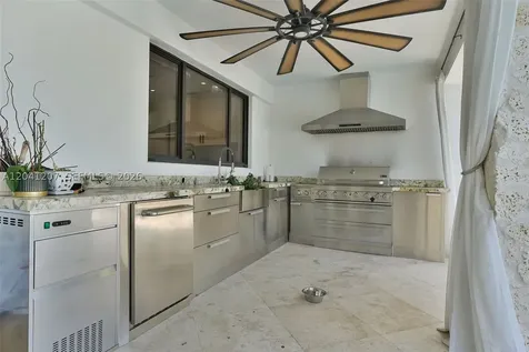 16416 NE 32nd Avenue North Miami Beach FL 33160