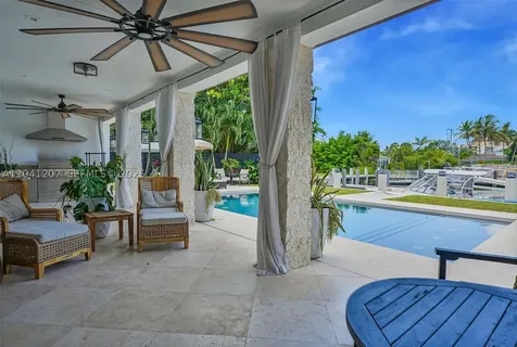 16416 NE 32nd Avenue North Miami Beach FL 33160