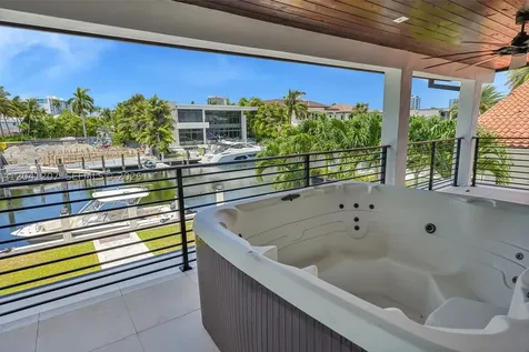 16416 NE 32nd Avenue North Miami Beach FL 33160