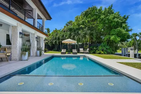 16416 NE 32nd Avenue North Miami Beach FL 33160