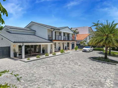 16416 NE 32nd Avenue North Miami Beach FL 33160