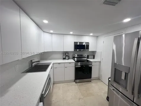 800 West Avenue Miami Beach FL 33139