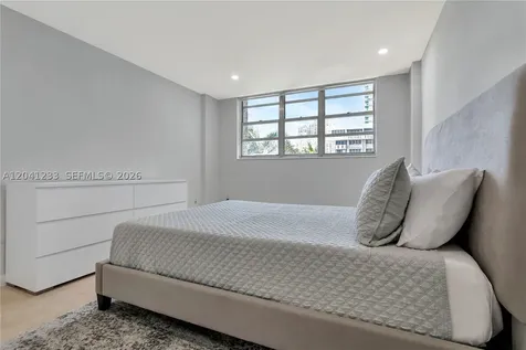 800 West Avenue Miami Beach FL 33139