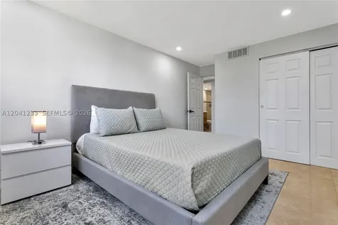 800 West Avenue Miami Beach FL 33139
