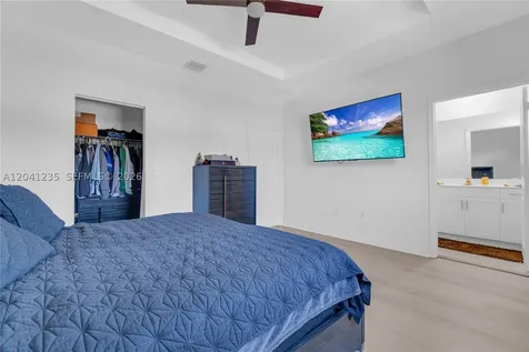 21068 NE 8th Avenue Miami FL 33179
