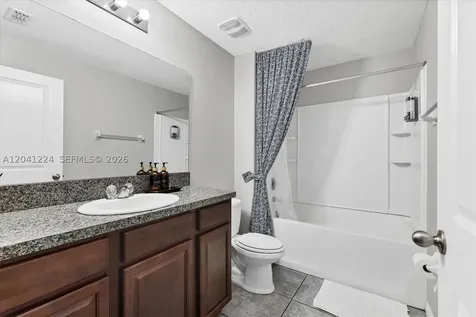 16505 Myrtle Tampa FL 33598