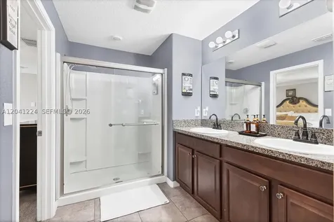 16505 Myrtle Tampa FL 33598