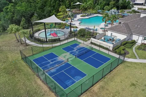 16505 Myrtle Tampa FL 33598