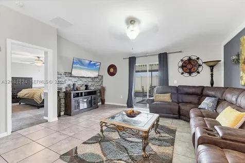 16505 Myrtle Tampa FL 33598